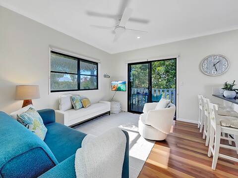 Beachside Serenity Apartment