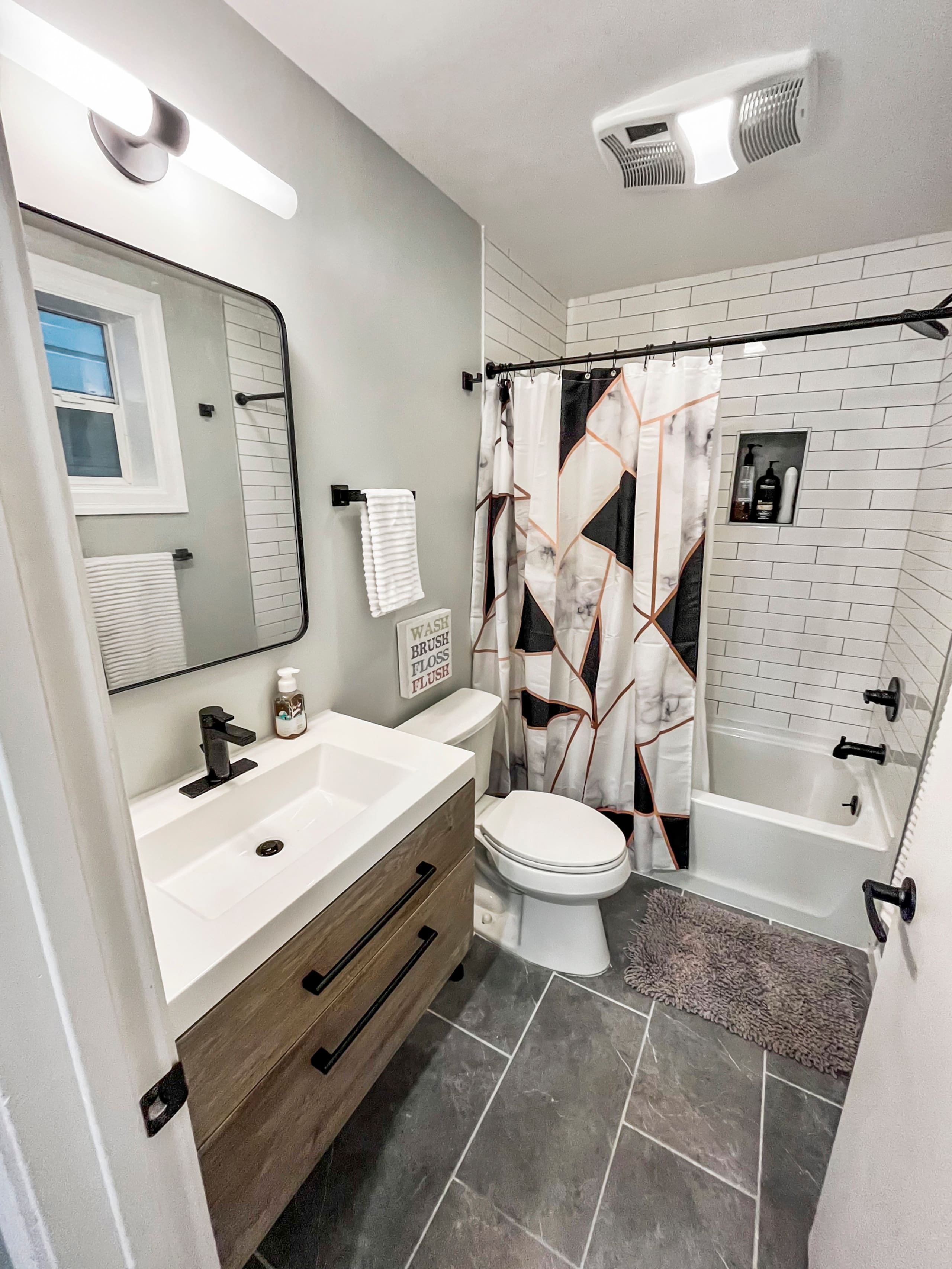 Condo in San Francisco · ★4.75 · 2 bedrooms · 2 beds · 1 bath - Image 16