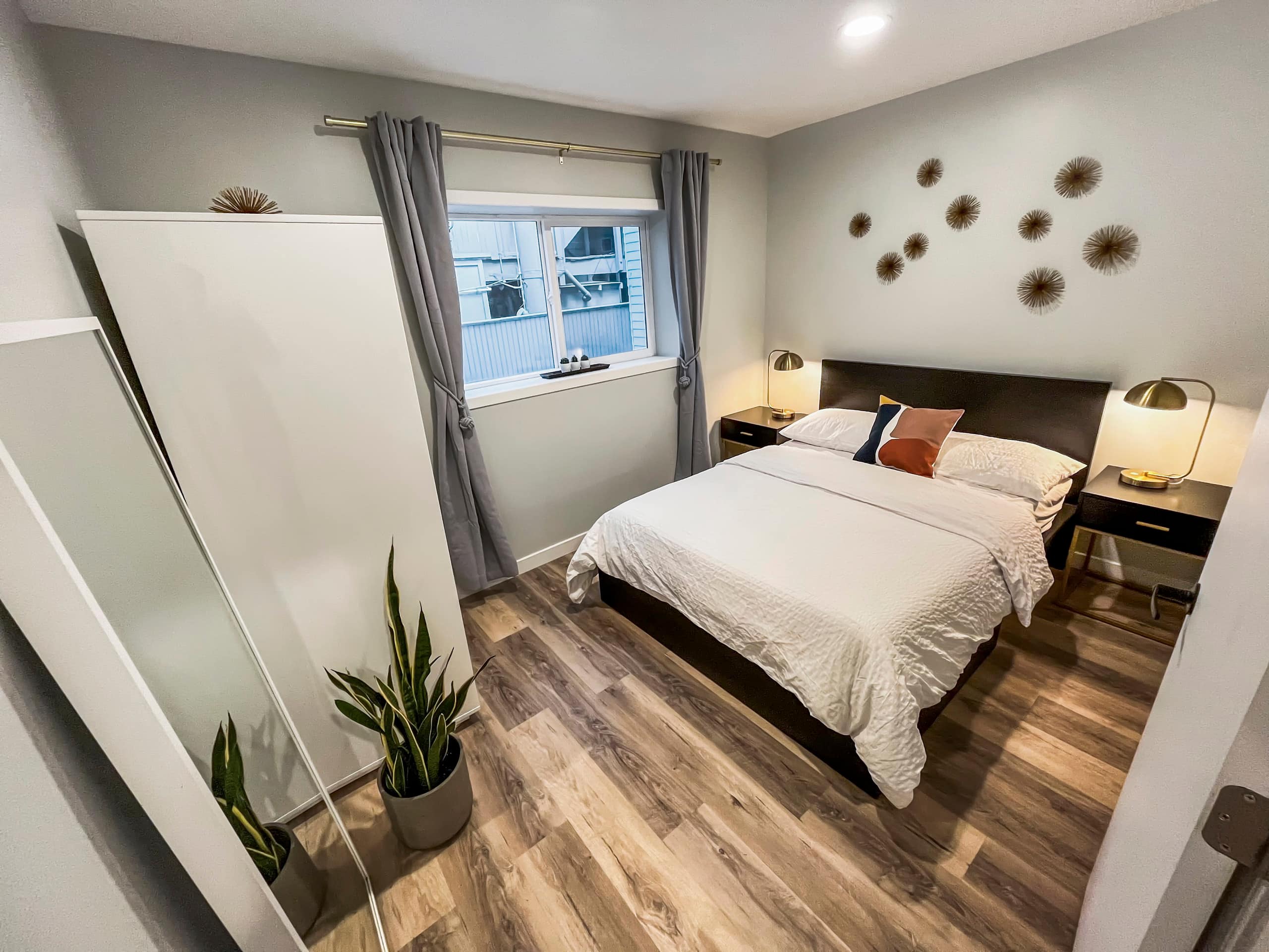 Condo in San Francisco · ★4.75 · 2 bedrooms · 2 beds · 1 bath - Image 12