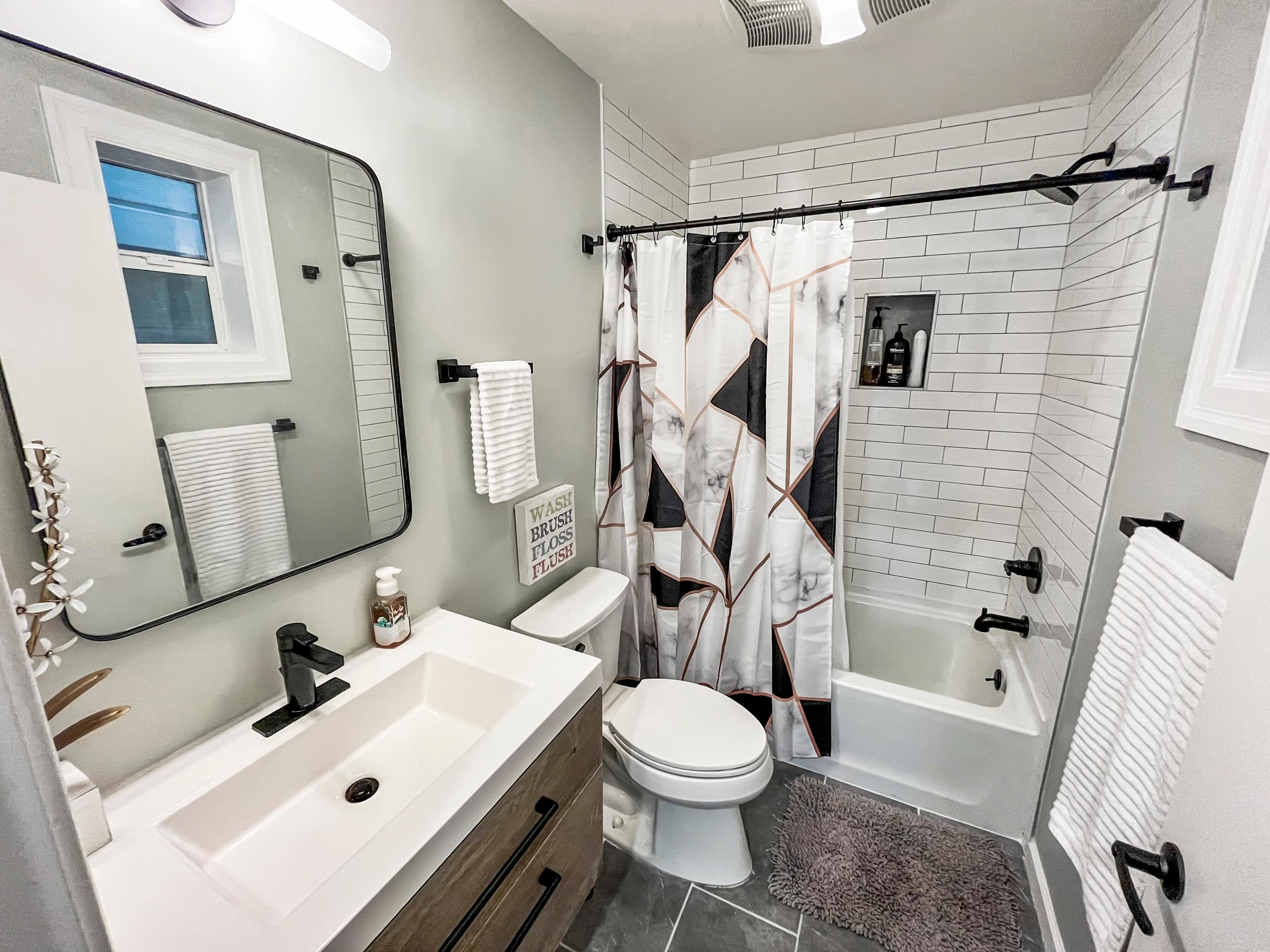 Condo in San Francisco · ★4.75 · 2 bedrooms · 2 beds · 1 bath - Image 14