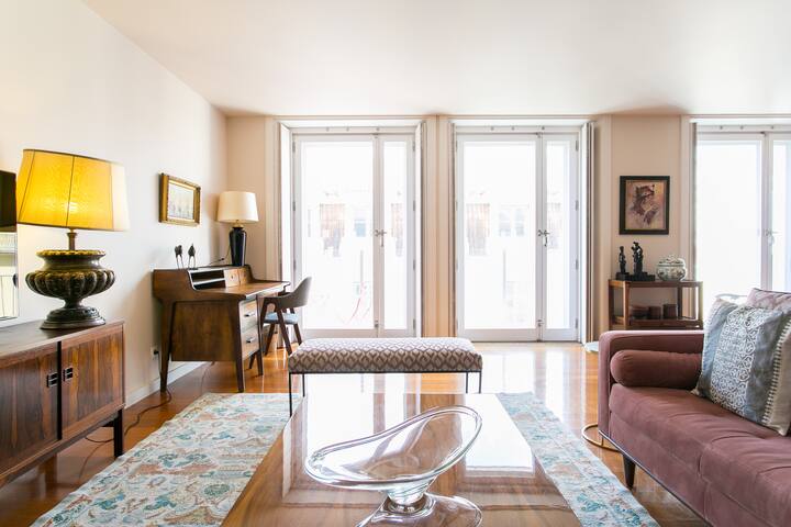 Chiado 2 GLAMOUROUS Suites & PARKING! Great WI-FI! gallery image 5