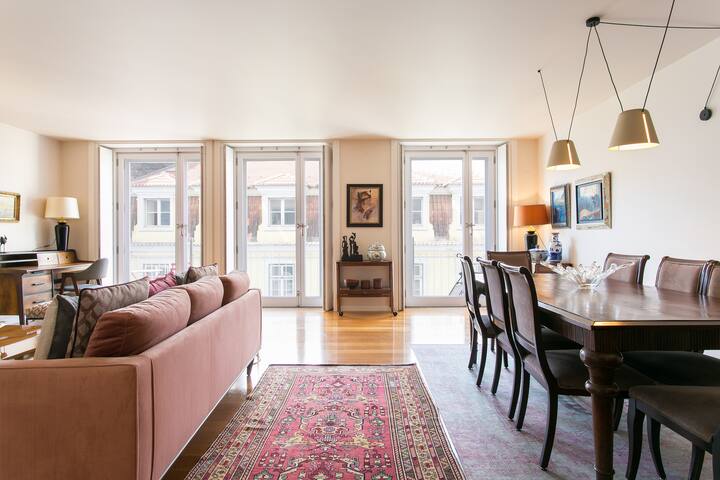 Chiado 2 GLAMOUROUS Suites & PARKING! Great WI-FI! gallery image 3