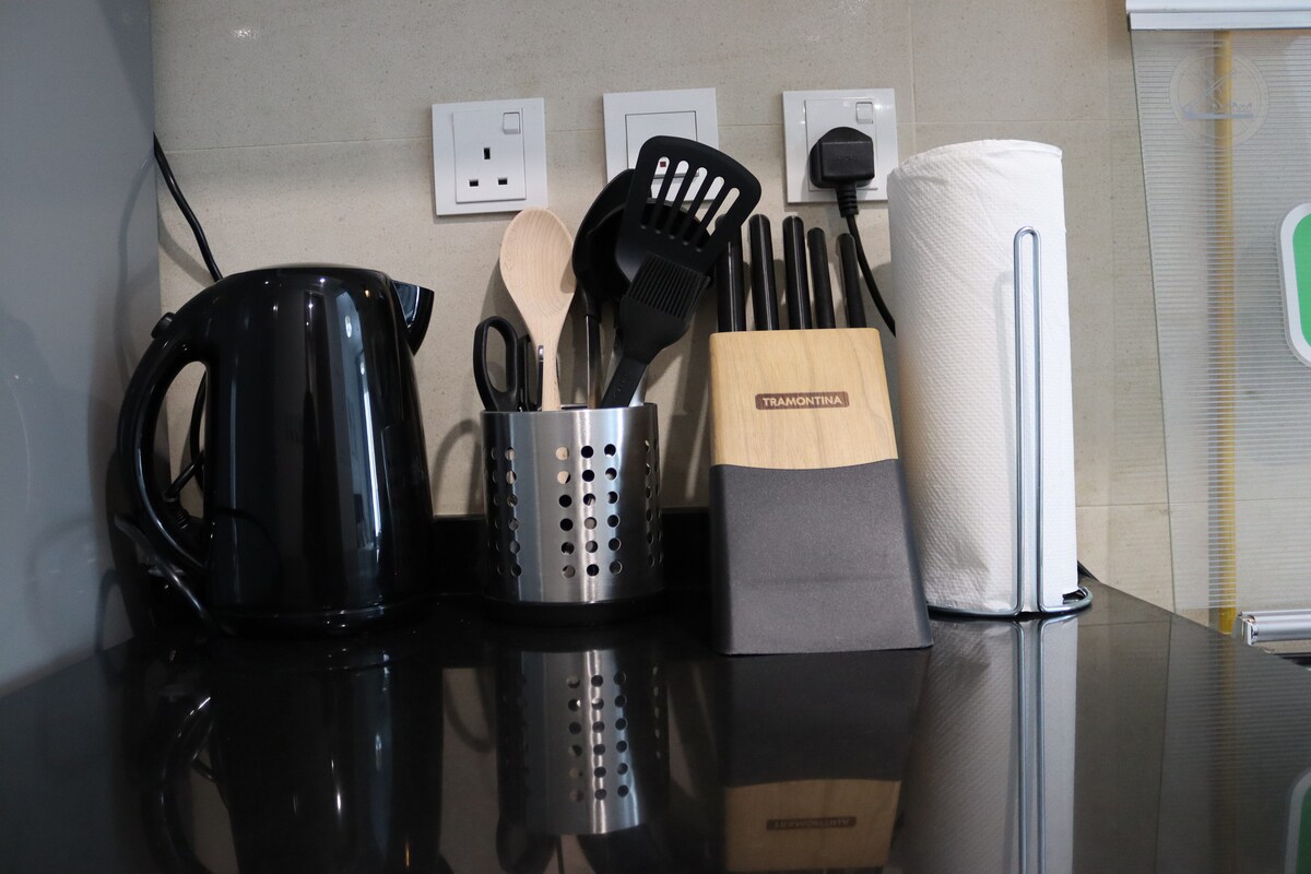 Successful Airbnb property: Chic Penthouse Studio Apt with Skyline views in Me'aisem First