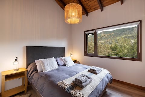 #3 Luxury apartment for 4/5 people.