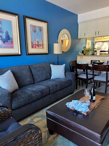 Beautiful Avalon Bay Views!! 2 Bedroom 2 Baths. gallery image 2