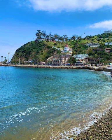 Beautiful Avalon Bay Views!! 2 Bedroom 2 Baths.