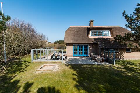 Villa with large garden in the dunes near the beach