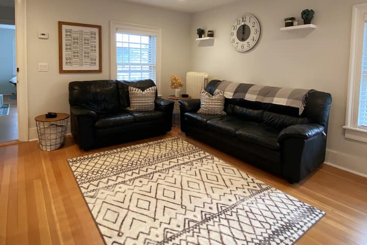 Newly Renovated 2-br Apartment - Greenport, NY