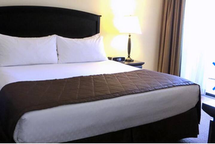 2 Bedrm by Diamond Rst LV gallery image 2