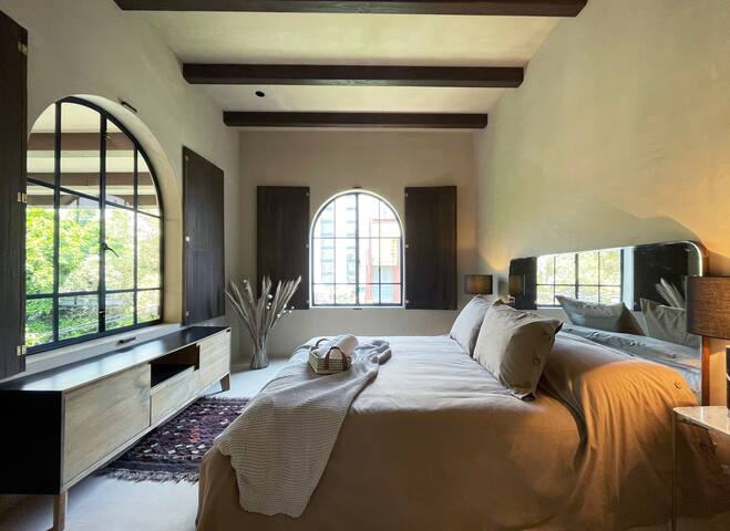 ★SPLENDID ROOFTOP PATIO IN MEXICAN HISTORIC HOME gallery image 4