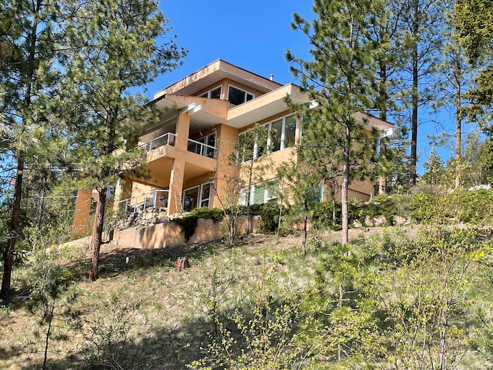 Rose Valley Trails Upper Guest Suite EV Charger Houses for Rent in