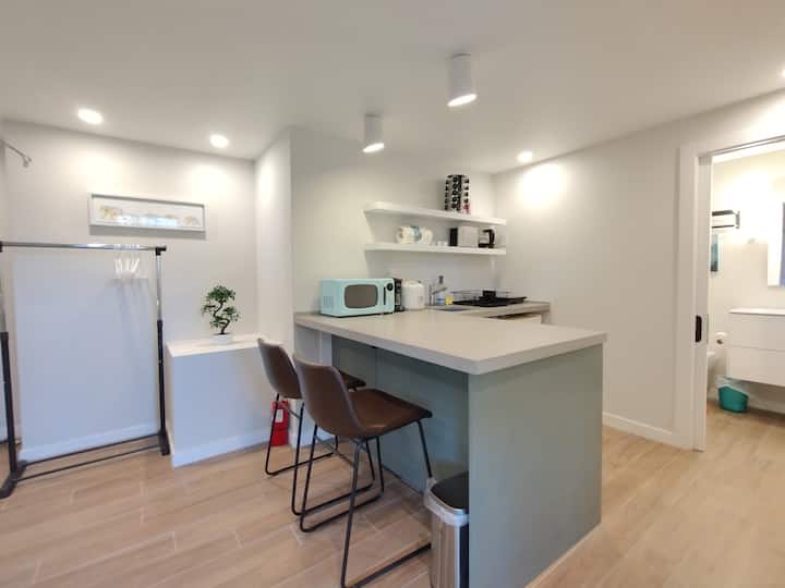 992c - Cute Studio With Kitchenette And Backyard - Berkeley, CA