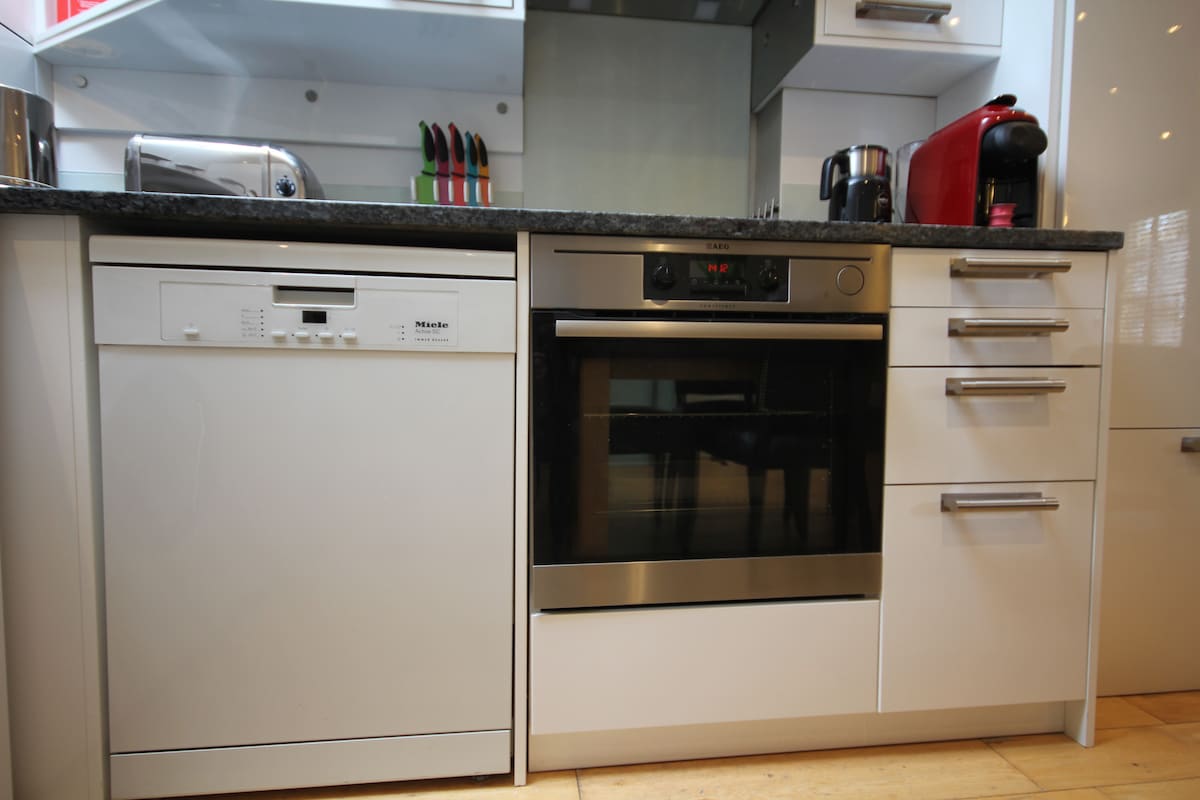 Top Airbnb: Cambridge city centre immaculate 2 bed apartment in Impington