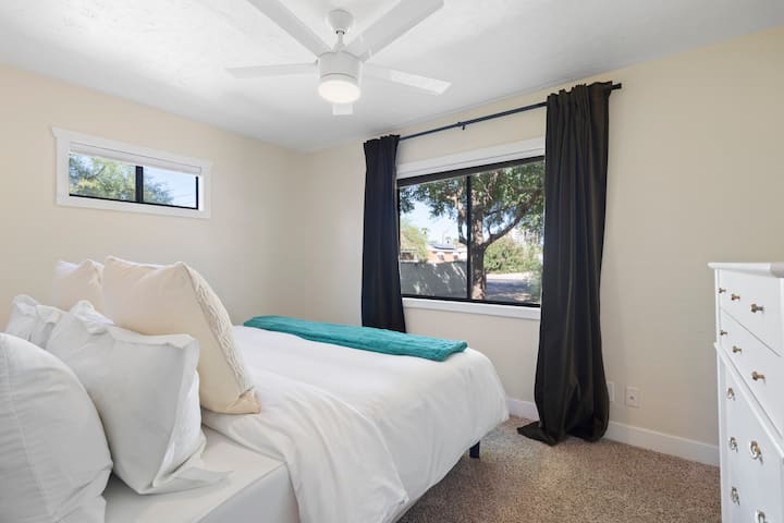 キングサイズベッド付きのメイン！