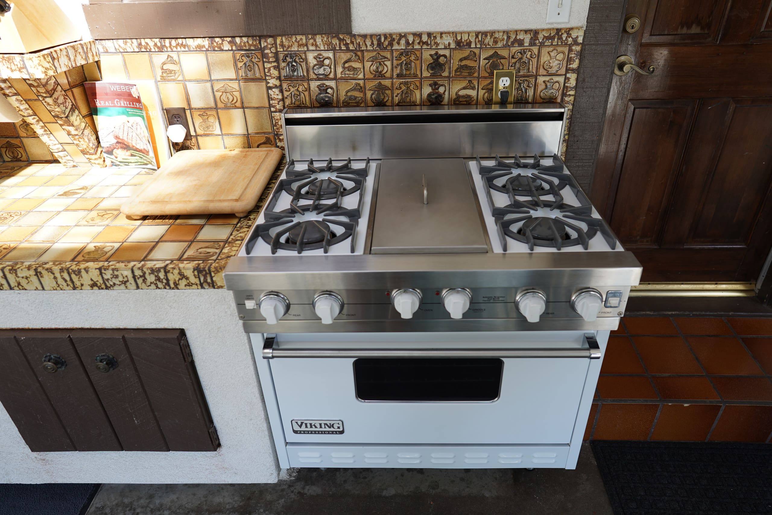 Mediterranean Villa with Indoor Pool & 4 Kitchens - Photo 12
