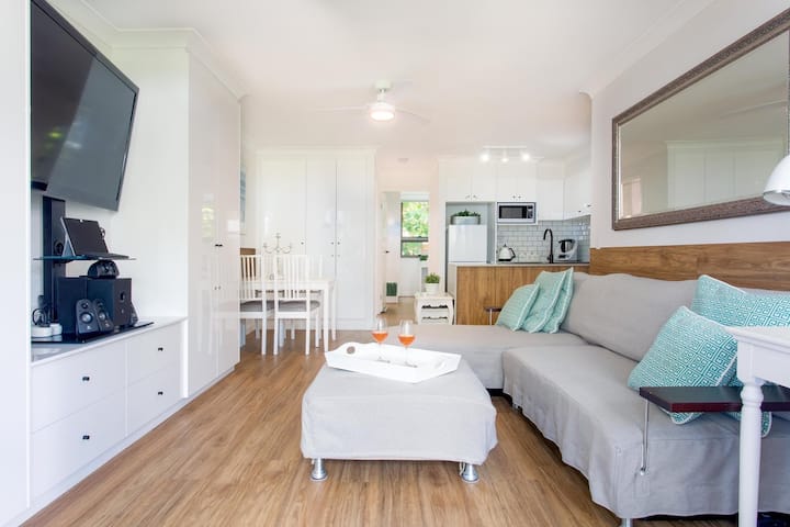 Casa Oasis 
Self Contained Unit Alexandra Headland - Mooloolaba