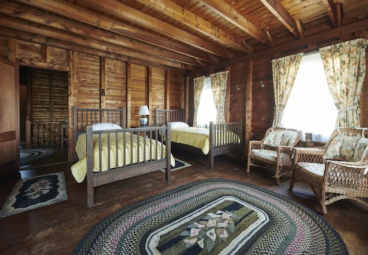 Glavna kuća na katu Žuta spavaća soba