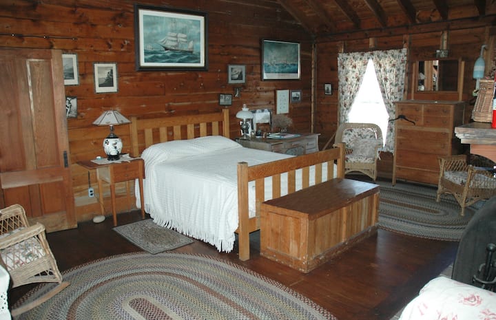 Glavna spavaća soba s klavirom 