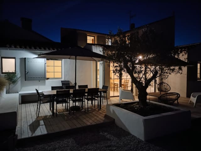 Entire home with 4 bedrooms in Noirmoutier - 