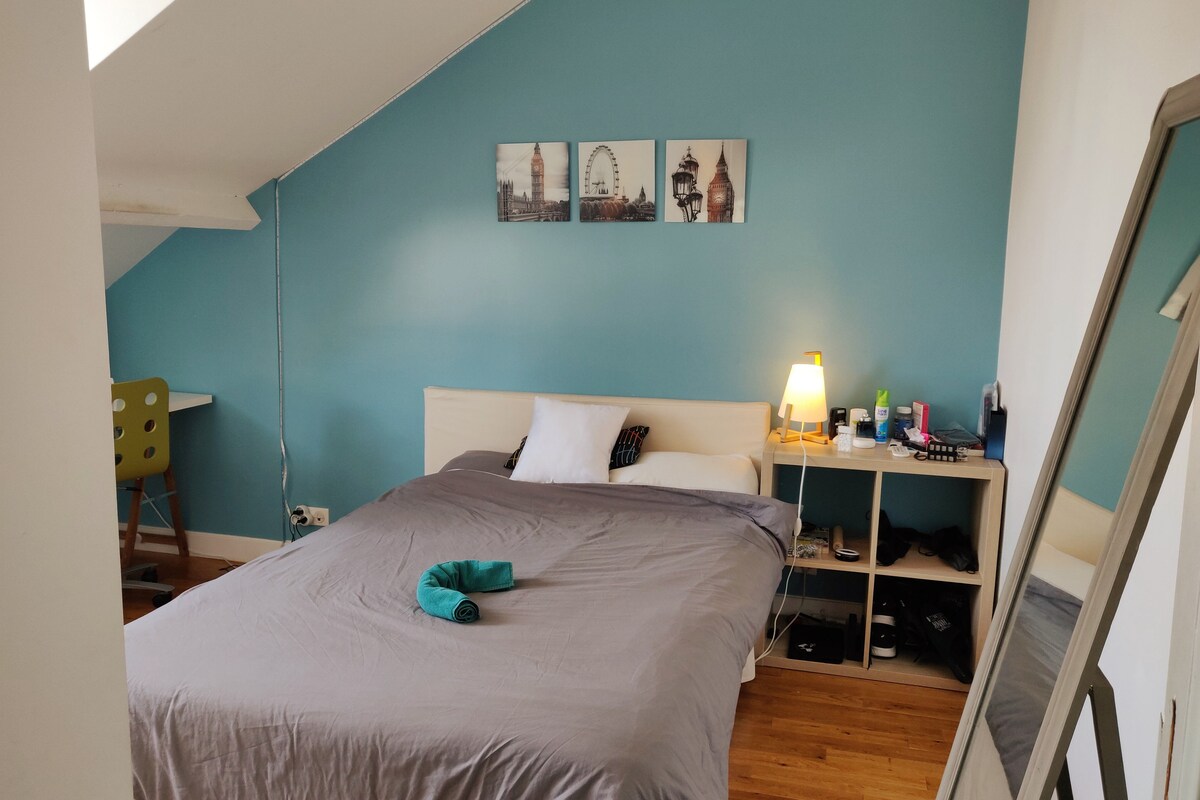 Ado spavaća soba na drugom katu