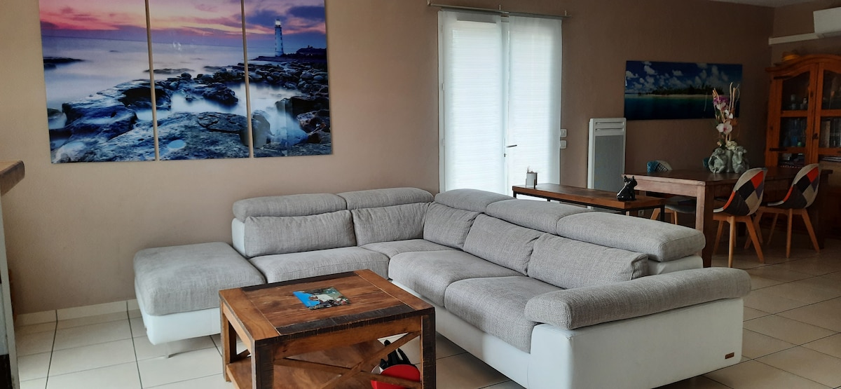 Leistungsstarkes Airbnb: Villa with a pool in Torreilles
