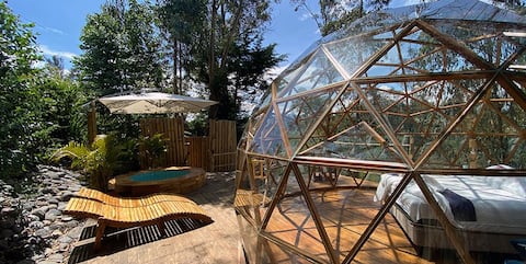 The bubble, immerse yourself in nature