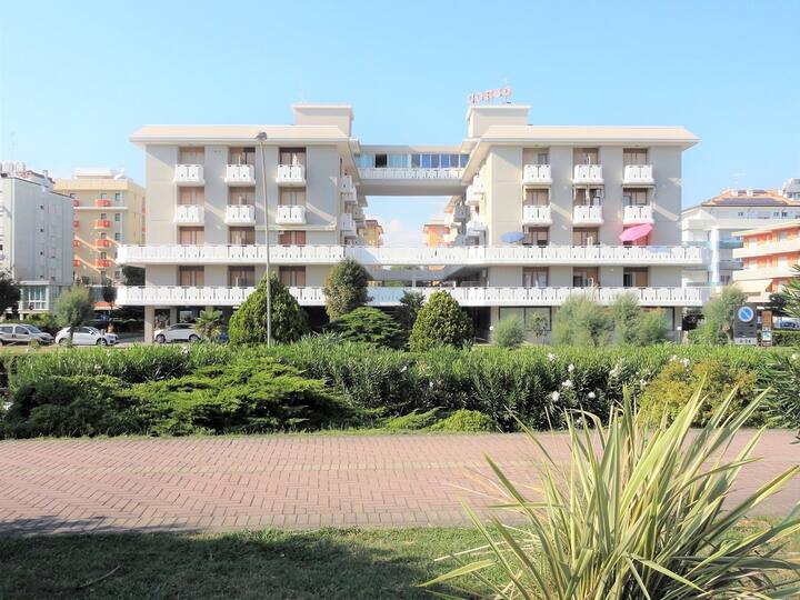 Trilocale Condominio Corso Con Vista Mare Laterale - Bibione