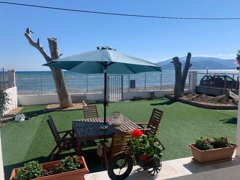 SEASIDE HOUSE "THALASSINI AURA"