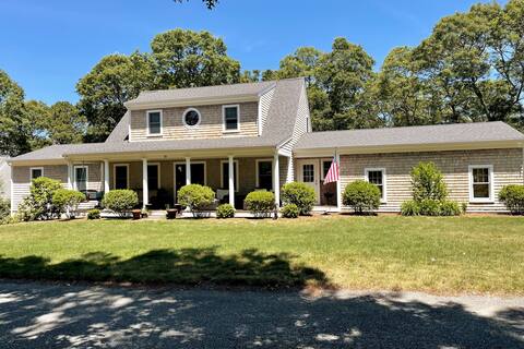 Washashore Cottage - Mid-Cape Vacation Home