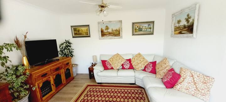 Countryside Family Retreat With Stunning Views - Isle of Wight