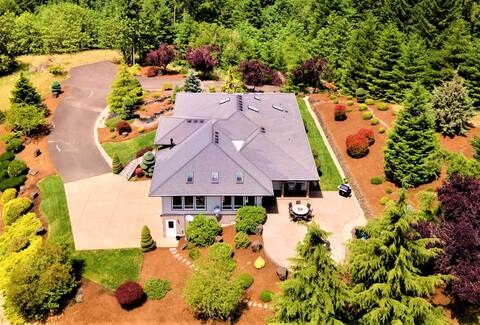 Breathtaking vacation/work remote in wine country!