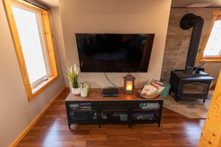 Serenity Woods Off-grid Cabin- Near Gimli Mb - Manitoba