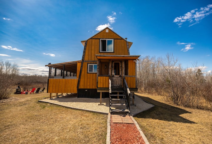 Serenity Woods Off-Grid Cabin- Near Gimli MB - Vacation homes for Rent ...