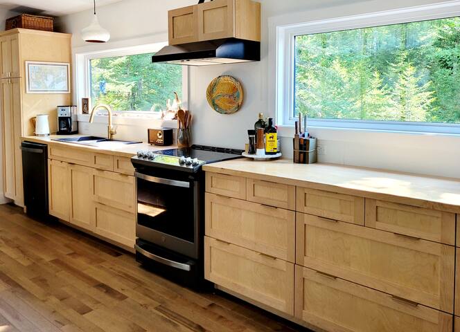 Coastal Modern Cabin gallery image 5