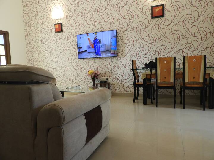 Living room image 4
