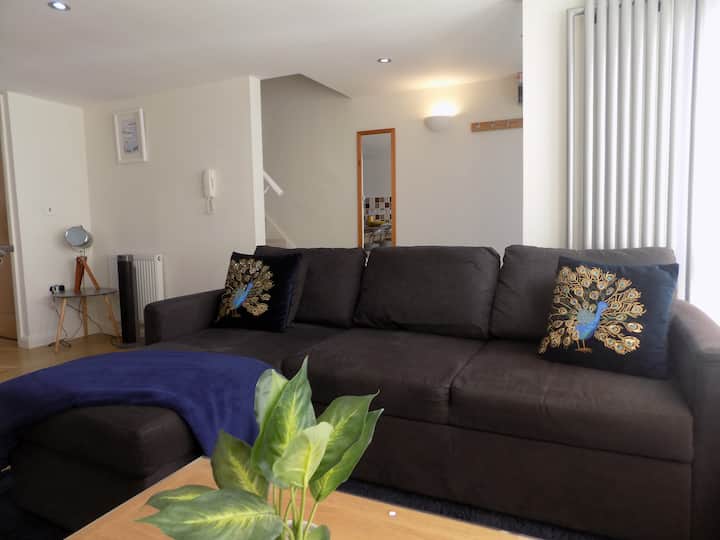 Coastal Mews. Patio. 2 Mins Beach, Parking Permit - Weymouth