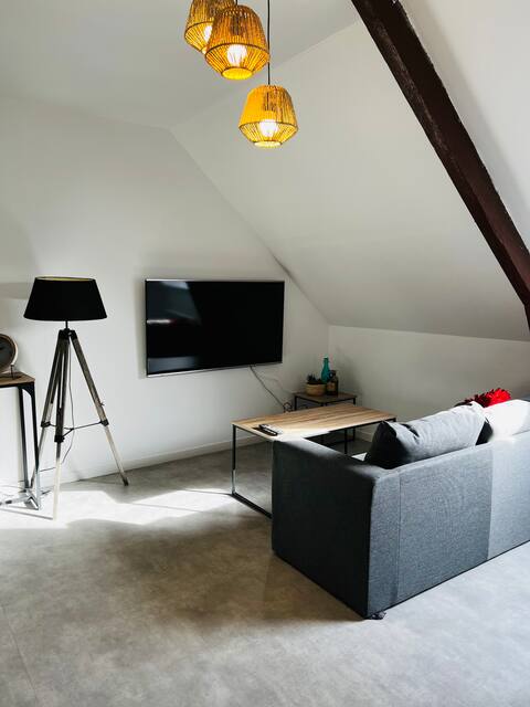 Refurbished apartment in Rostrenen city center