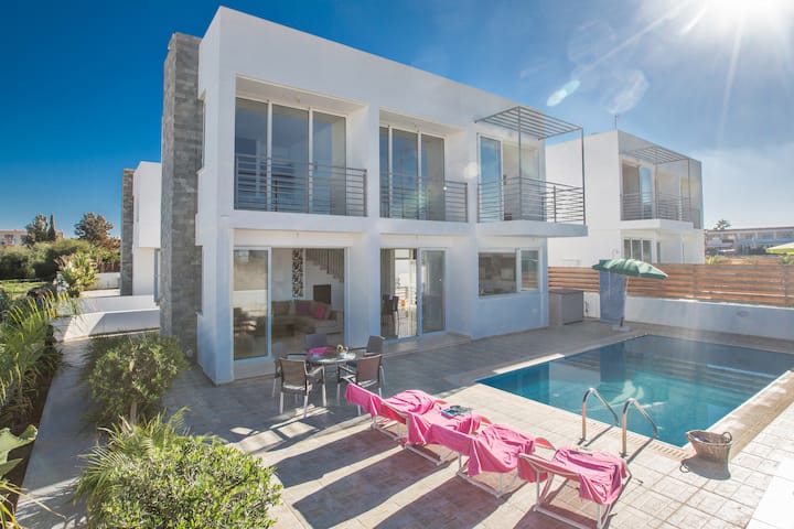 Villa Deanne, Modern 3bdr Villa With Private Pool - Famagusta