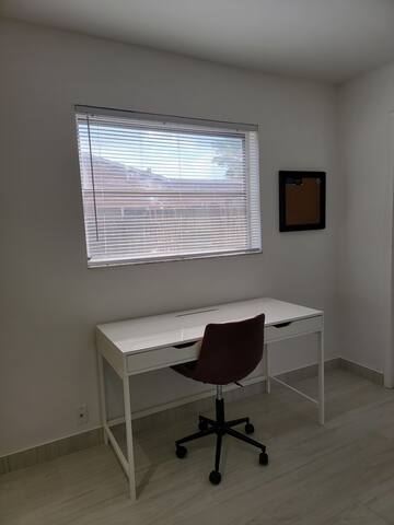 Updated Spacious 3 bedroom bungalow with pool! gallery image 5