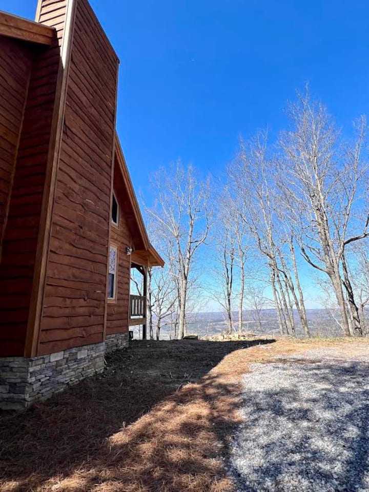 Pappy's PeacePeaceful, cozy two bedroom cabin Cabins for Rent in