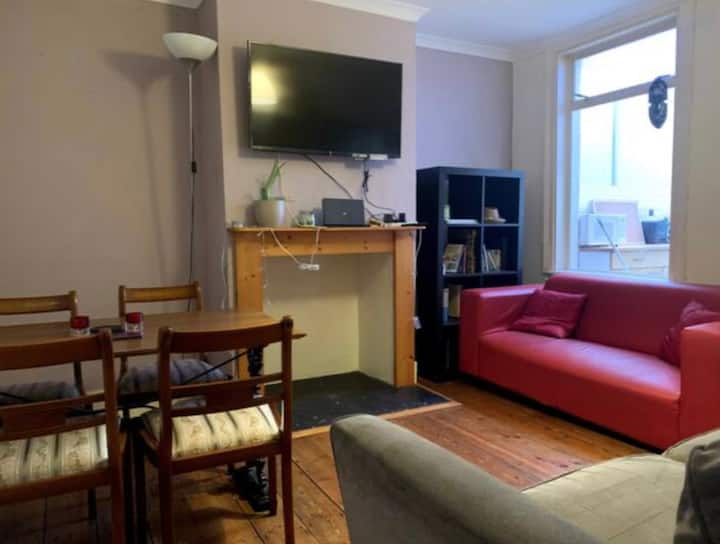 X - Cheerful 4 Bedroom House - X - Bath