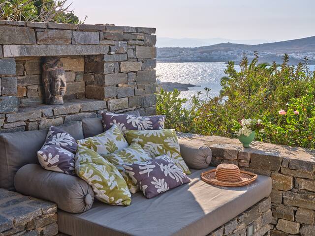 Cycladic 3 bd villa with stunning views & jacuzzi gallery image 2