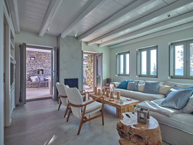 Cycladic 3 bd villa with stunning views & jacuzzi gallery image 4