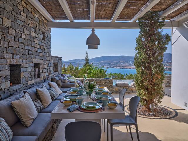 Cycladic 3 bd villa with stunning views & jacuzzi gallery image 3