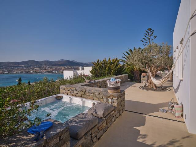 Cycladic 3 bd villa with stunning views & jacuzzi