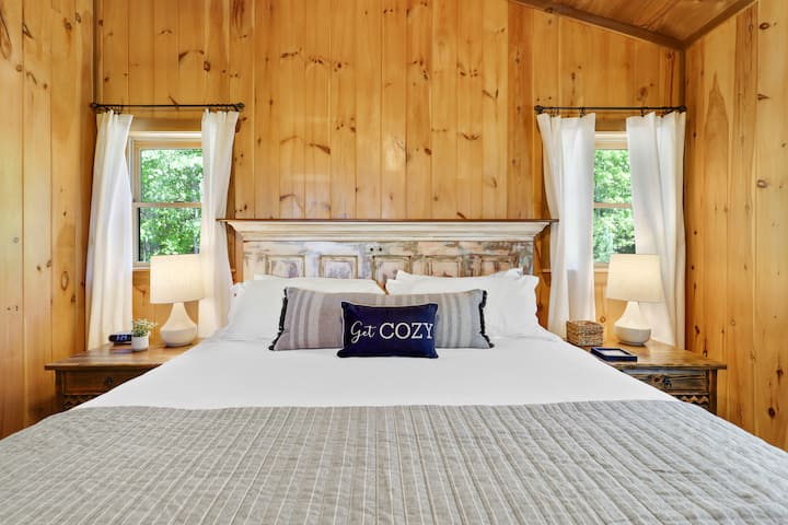 "The beds were so comfortable we will miss it!" - Angela, guest May 2022

Master bedroom