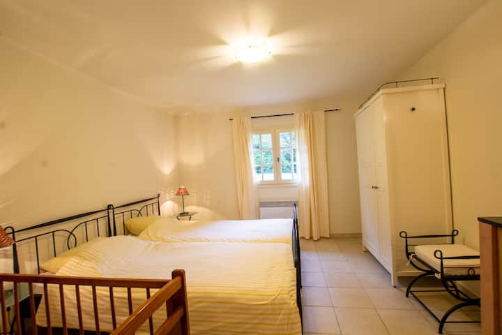 غرفة النوم 2