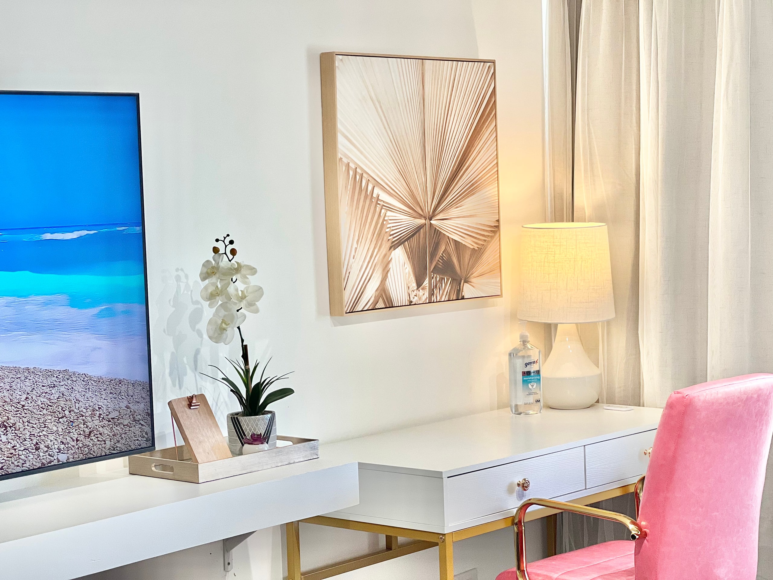 Charming & Cozy Queen Studio in Central Waikiki! - Image 5