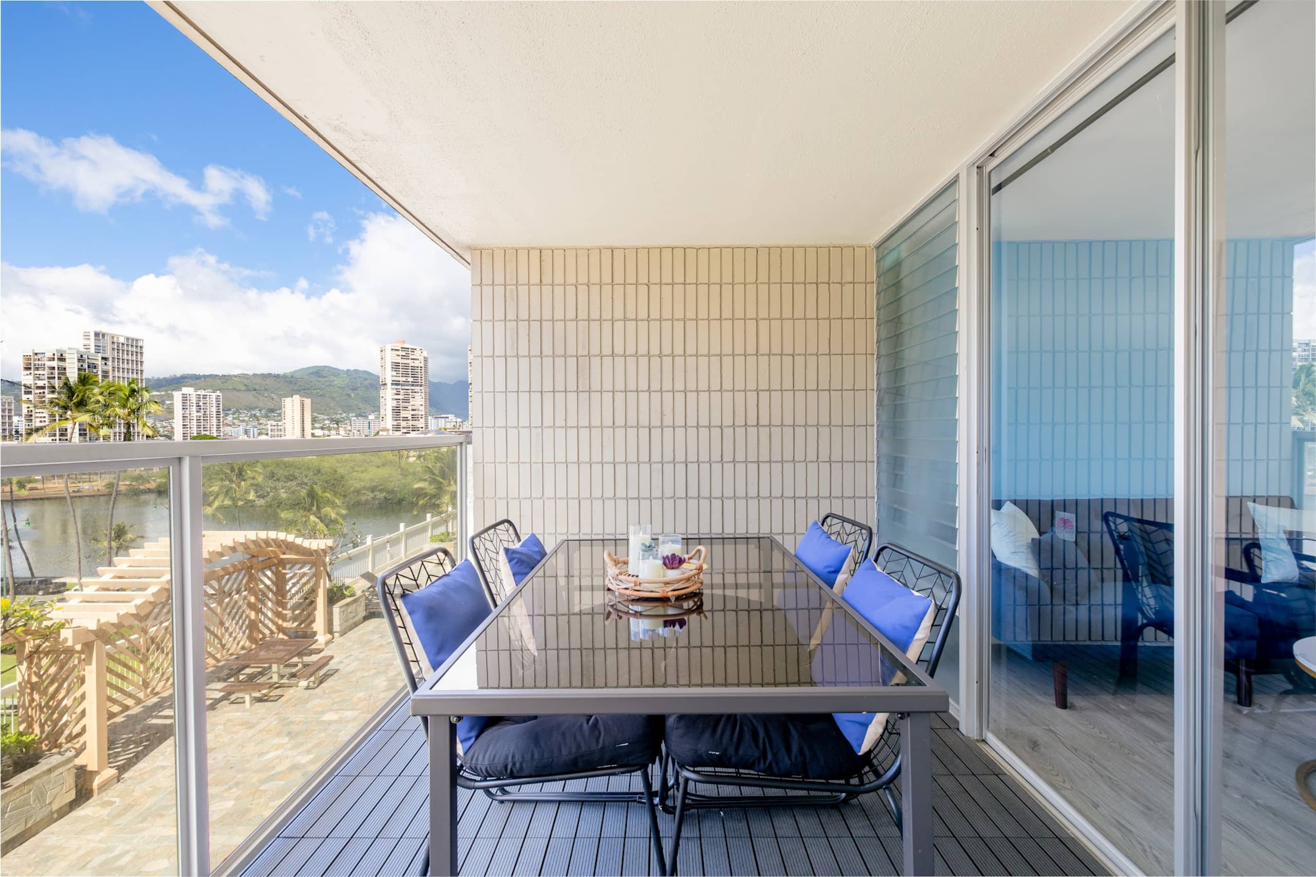 Charming & Cozy Queen Studio in Central Waikiki! - Image 15