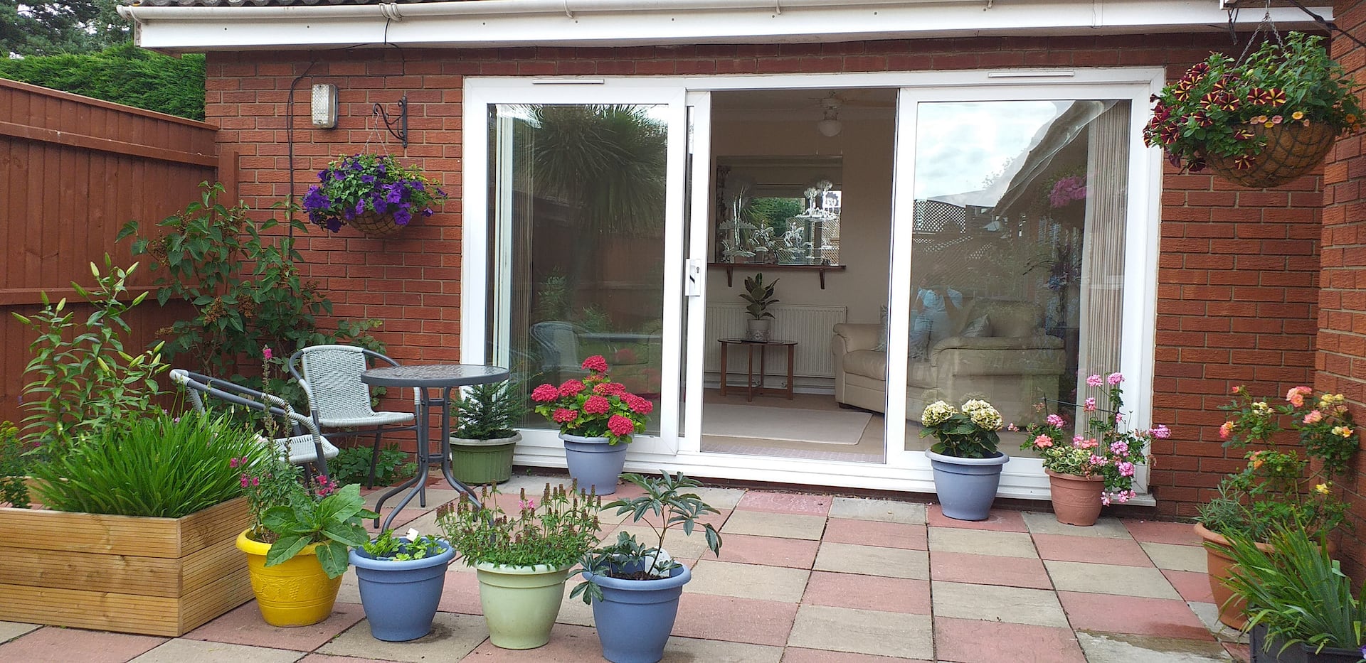 Spacious one bedroom fully self contained annex